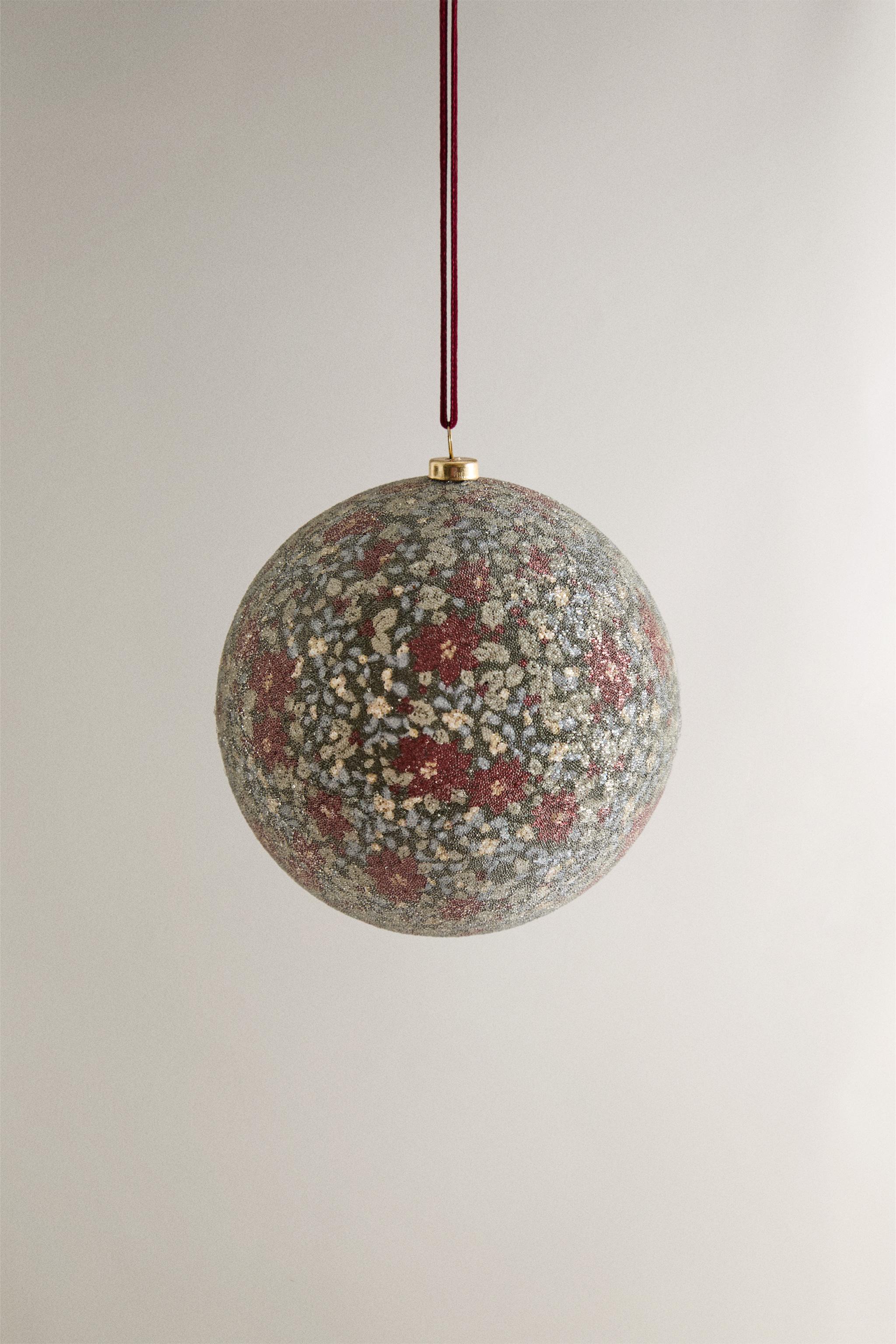 CHRISTMAS TREE FLORAL BALL ORNAMENT
